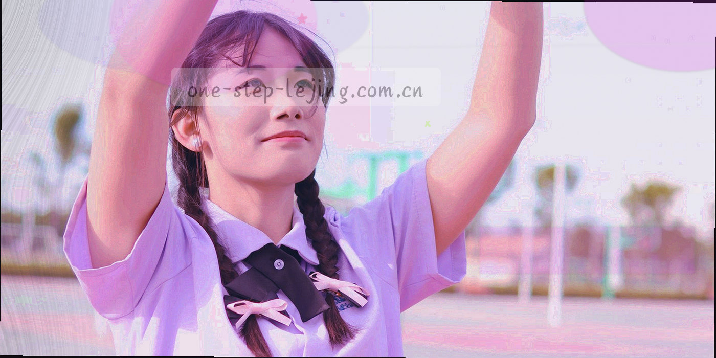 深空蓝与暖纸色交界的抽象线条，荧光绿节点标出看台入口的位置